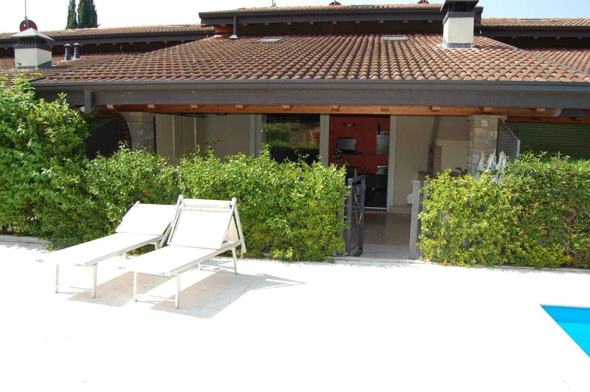 Casa Vacanze "Il Porticciolo" Manerba del Garda Exterior photo
